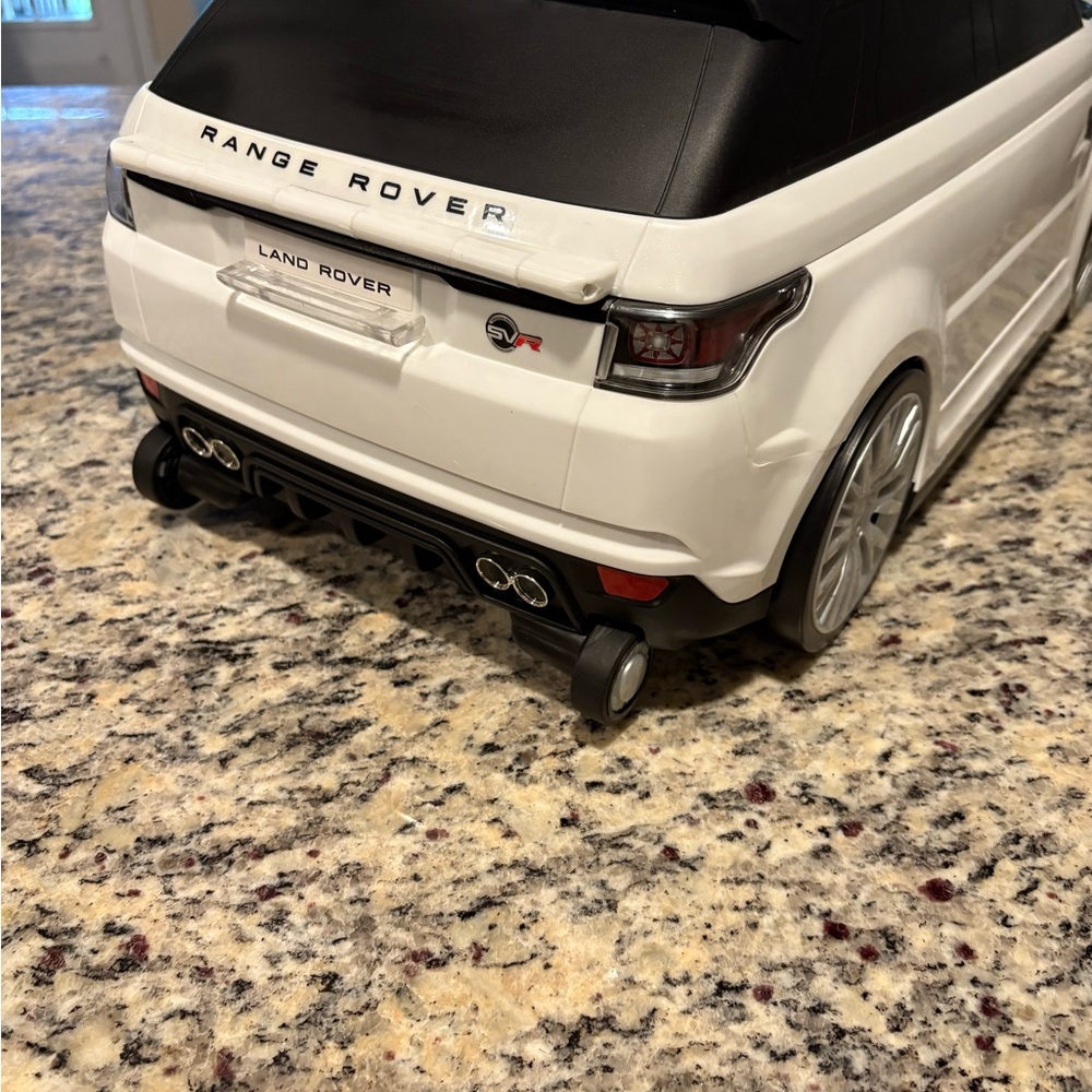 RANGE ROVER Children's Ride-On Luggage - RANGE ROVER NEW without box! - Picture 5 of 8